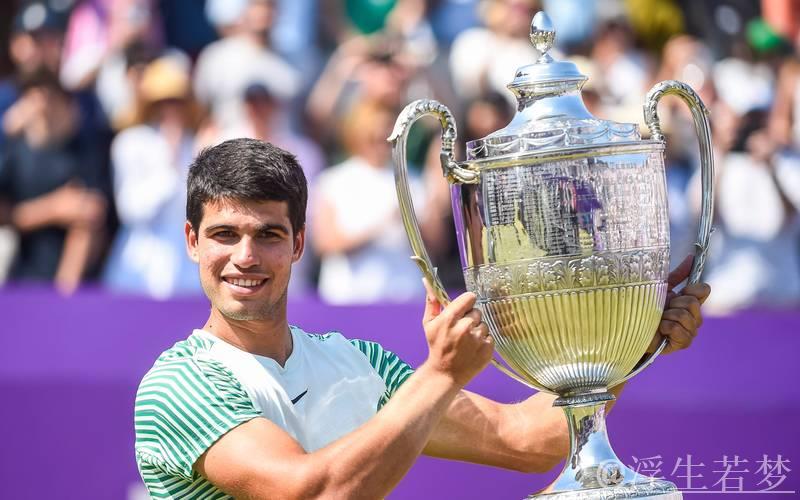 阿尔卡拉斯惊险翻盘,再夺火枪手杯冠军 阿尔卡拉斯惊险翻盘,再夺火枪手杯冠军