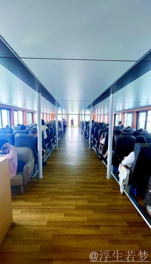 “龙舟竞渡三峡巫山 展现无限魅力”